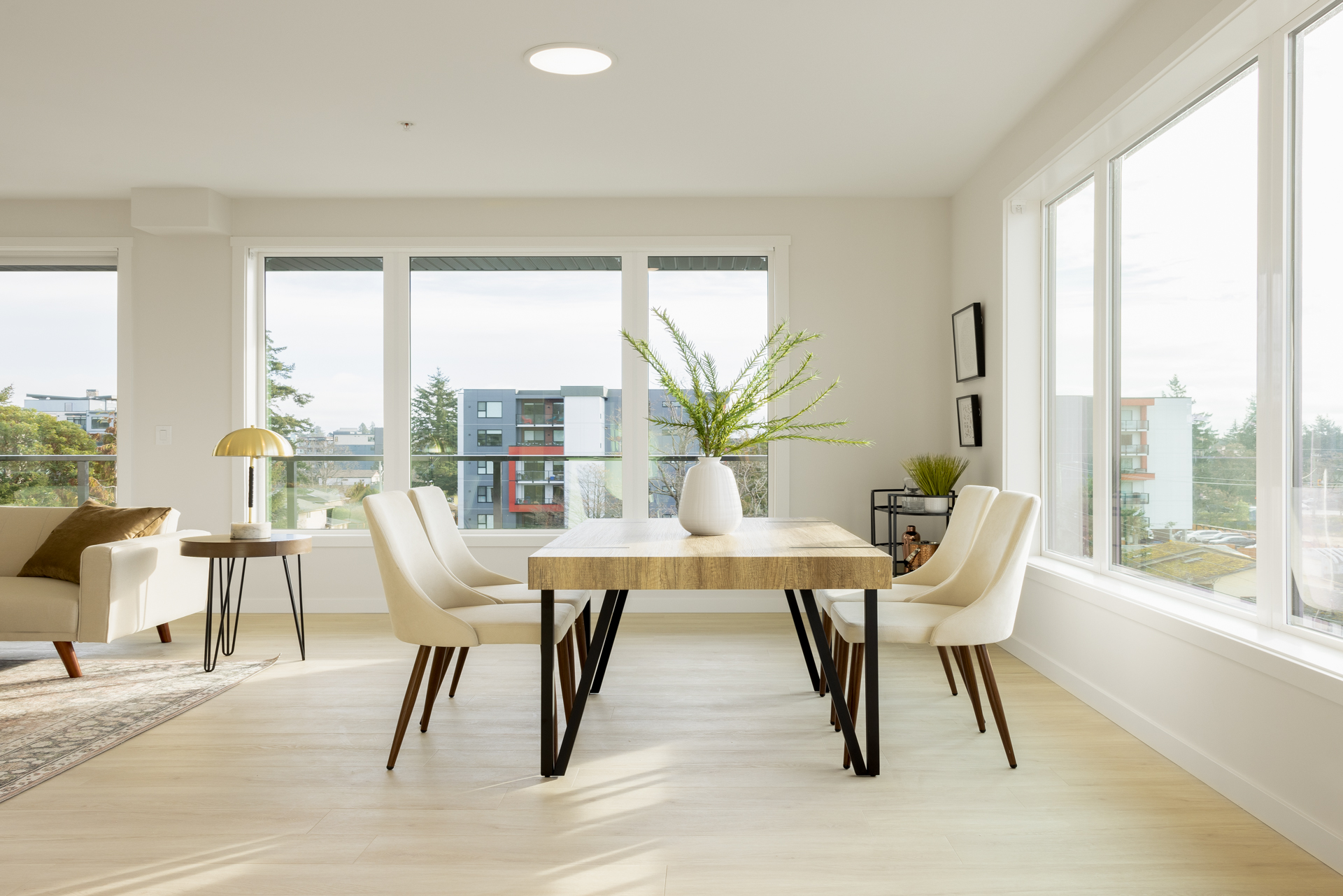 Comparing Victoria’s Suburbs: Westshore vs. Saanich East 