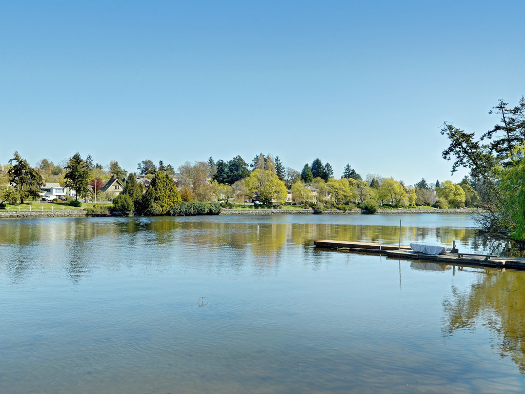 Living in Victoria: Lifestyle Benefits Beyond the Market 