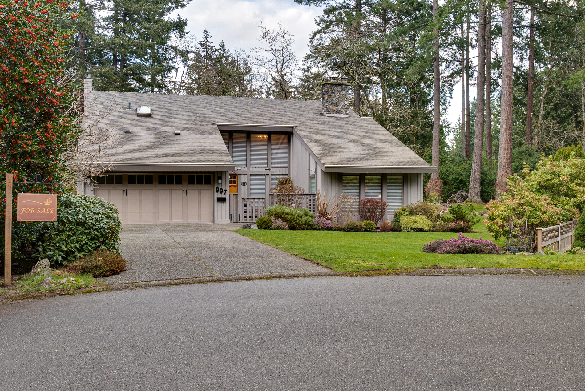 Broadmead Real Estate: Quiet Streets and Established Homes 