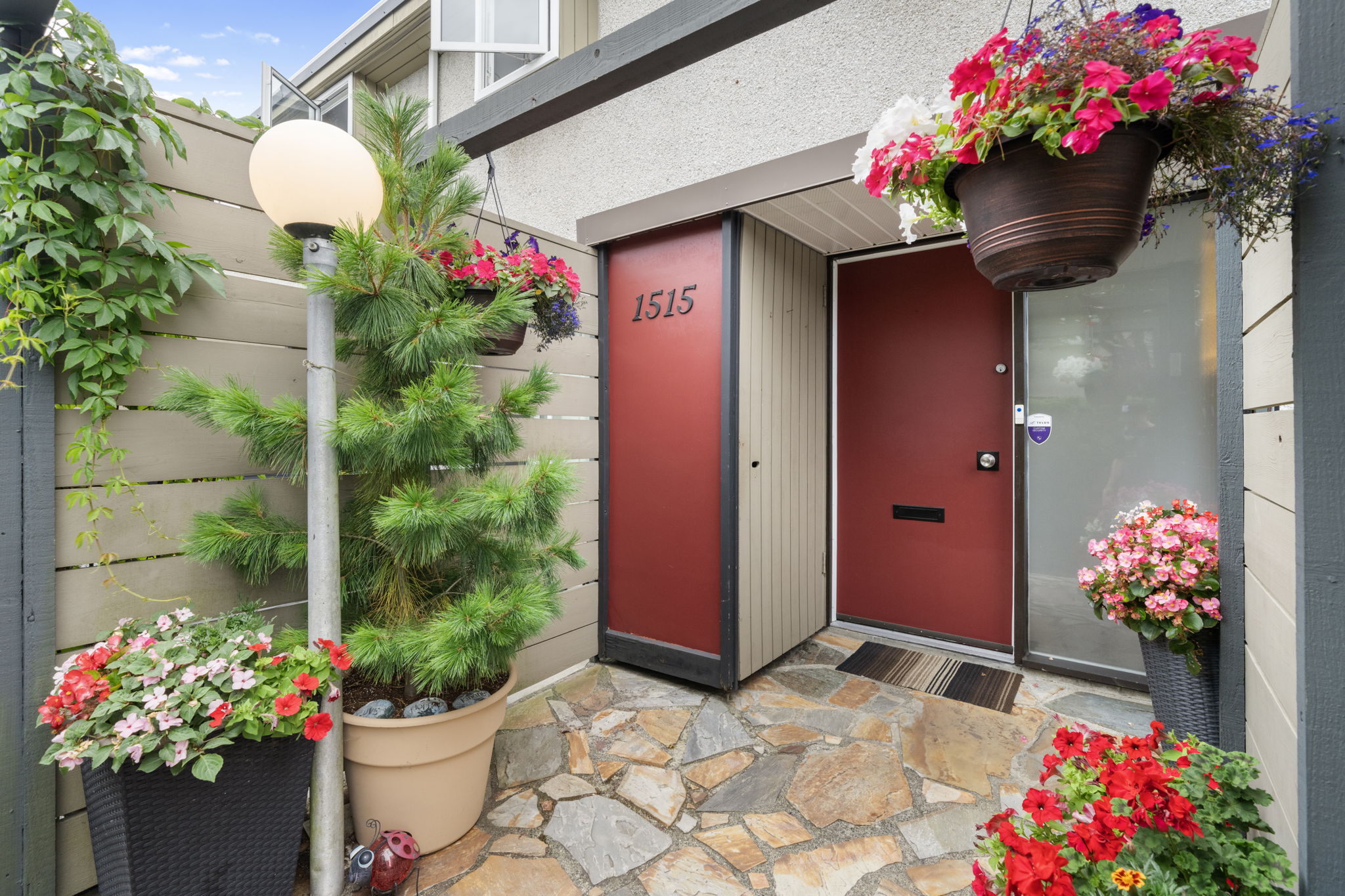 How to Buy or Sell with Confidence This Summer 