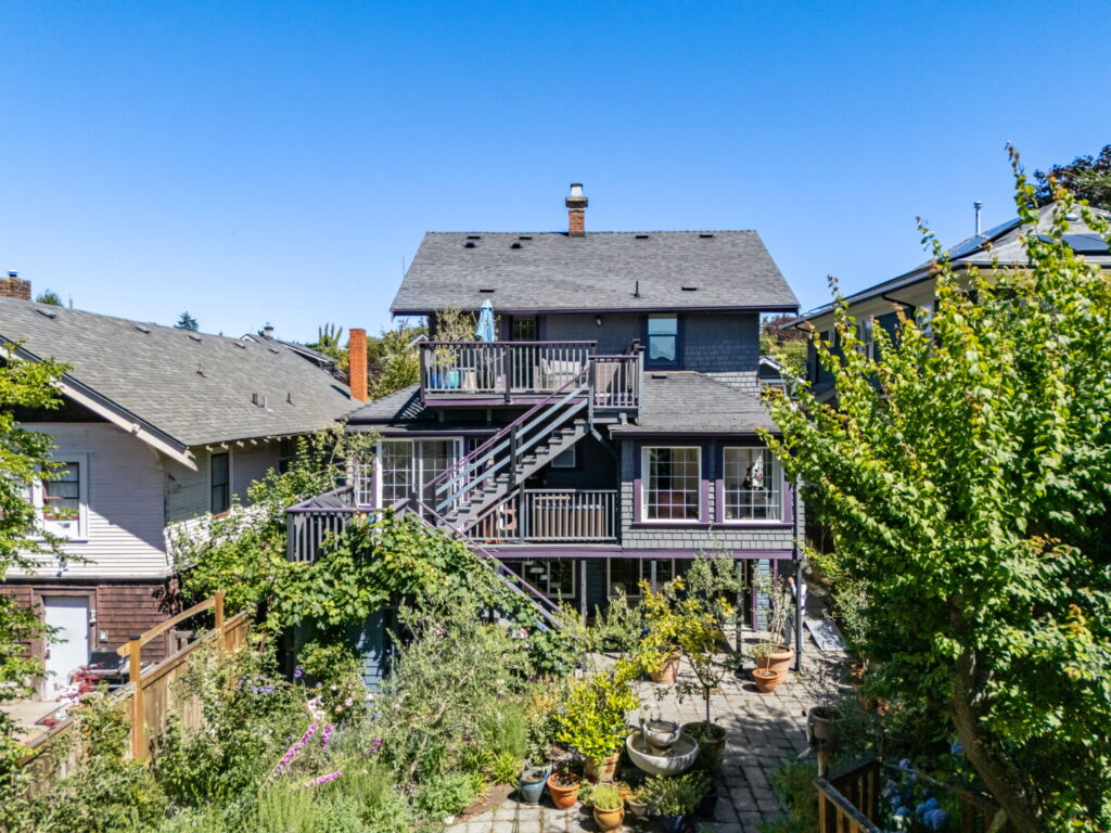 6-web-or-mls-1371 McKenzie Ave_3